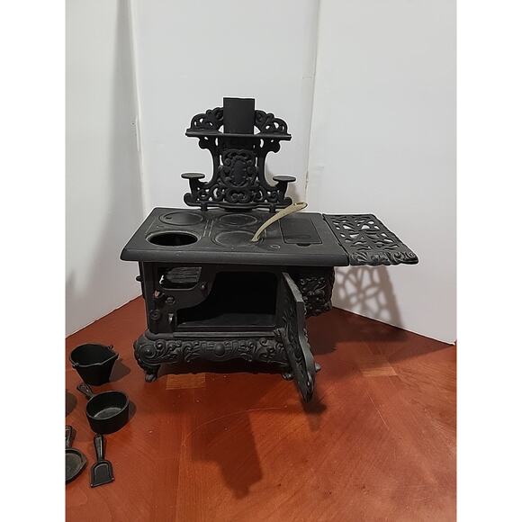Vintage Royal Kenton Salesman Sample Child Cast Iron Stove - Picture 4 of 16